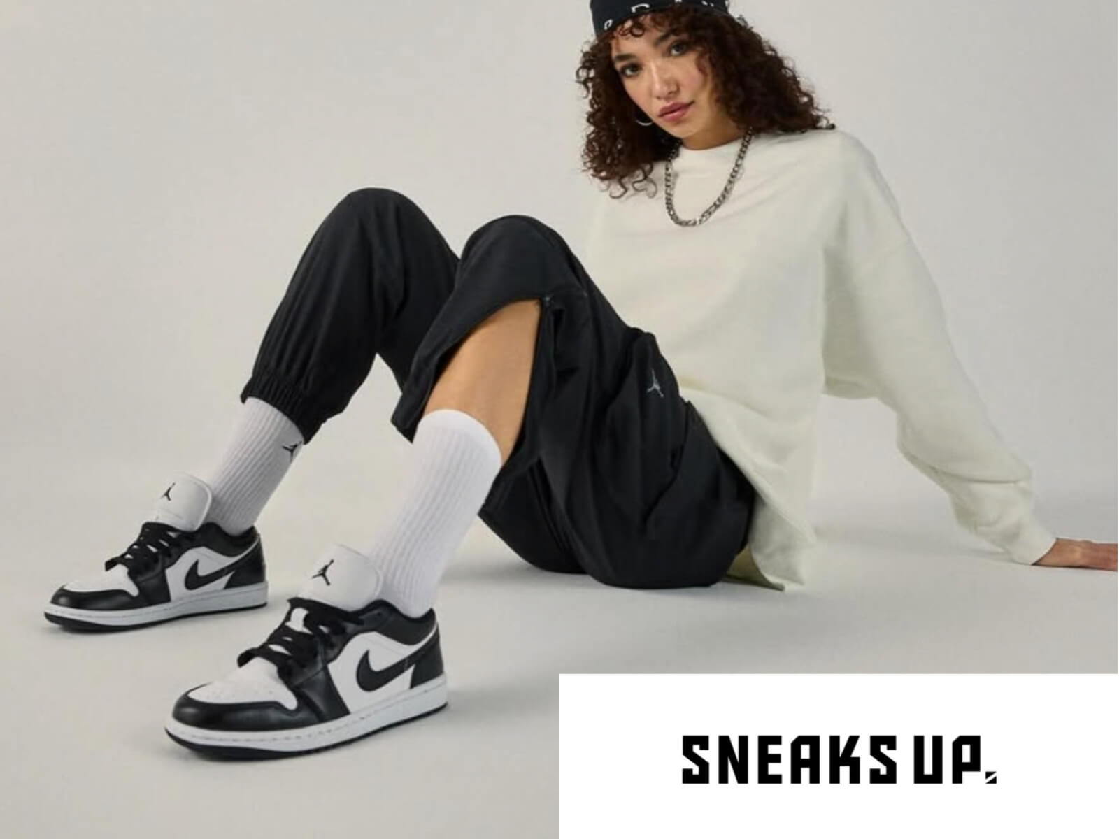 Sneaks Up Stores in Istanbul